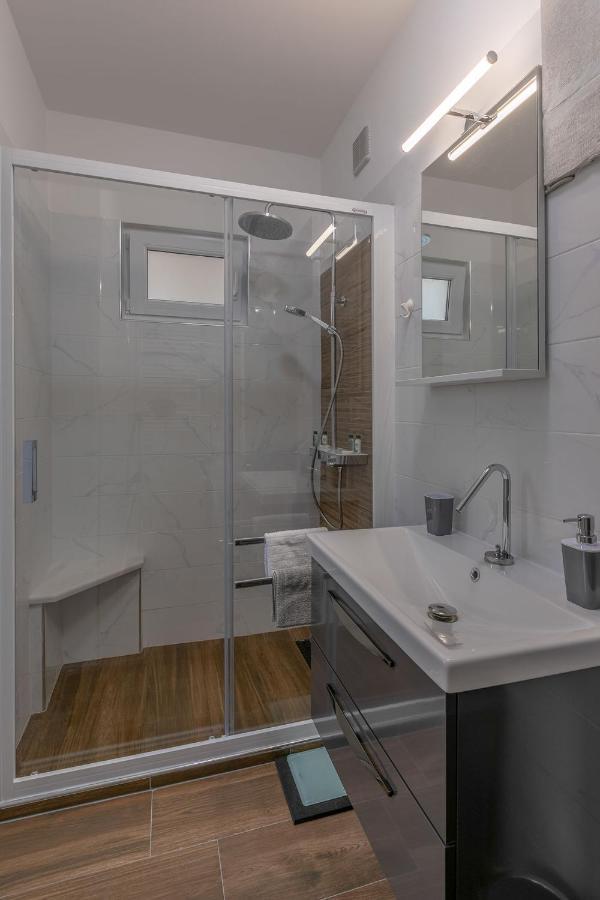 Arena Blue Dream - Modern Apartment With Terrace بولا المظهر الخارجي الصورة